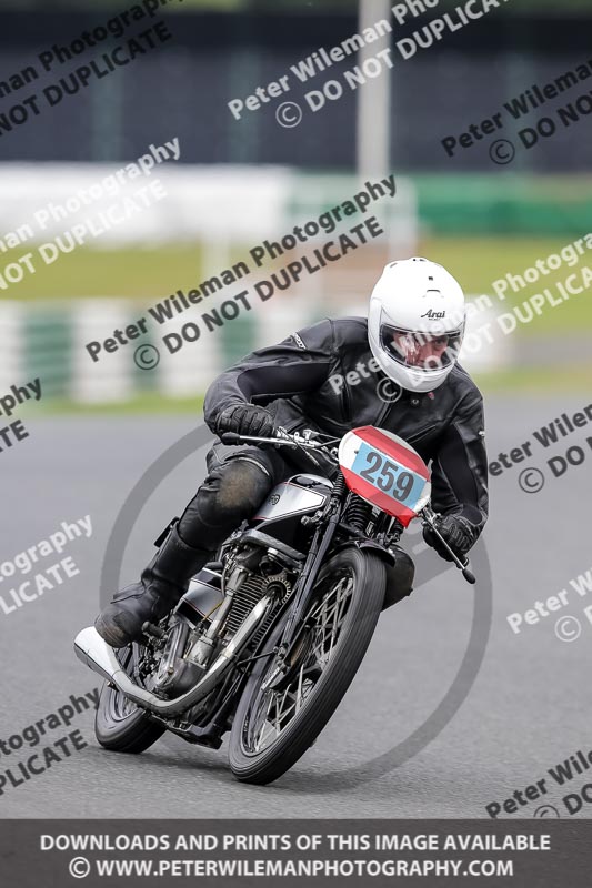 Vintage motorcycle club;eventdigitalimages;mallory park;mallory park trackday photographs;no limits trackdays;peter wileman photography;trackday digital images;trackday photos;vmcc festival 1000 bikes photographs